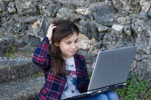 child, computer, portable-3399737.jpg